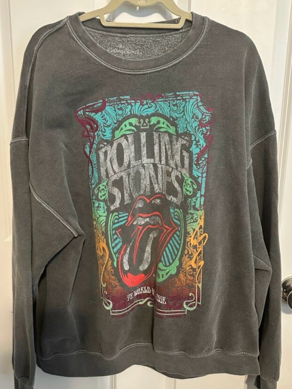 NWOT Urban Outfitters Rolling Stones sweatshirt size XL - Picture 2 of 3